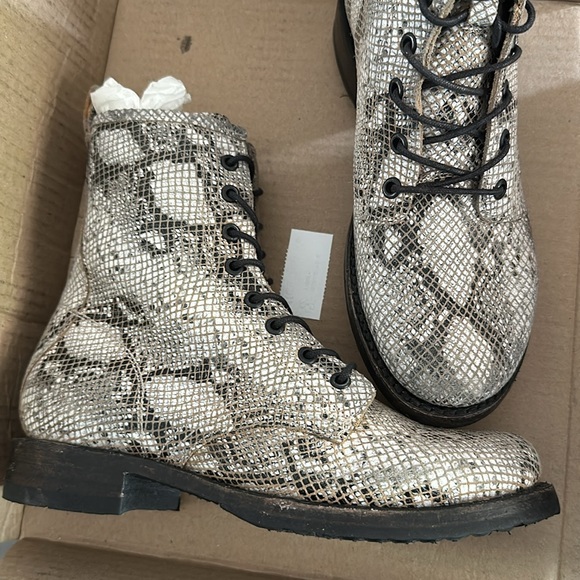 Frye snakeskin boots - Picture 8 of 10